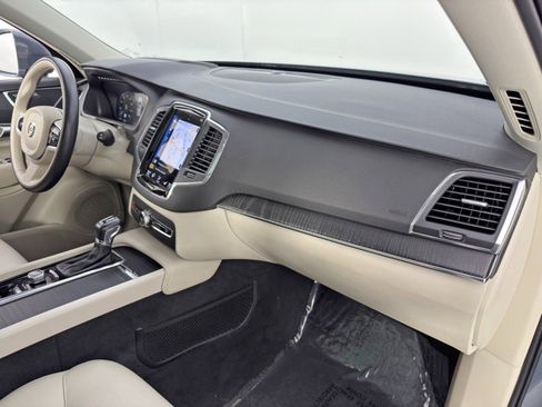 Used 2020 Volvo XC90 T6 Momentum image 14