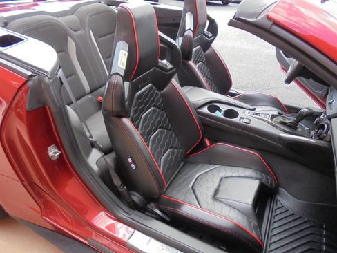 Used 2017 Chevrolet Camaro LT RWD image 11