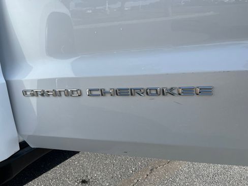 Used 2015 Jeep Grand Cherokee Laredo w/ Quick Order Package 23E image 24