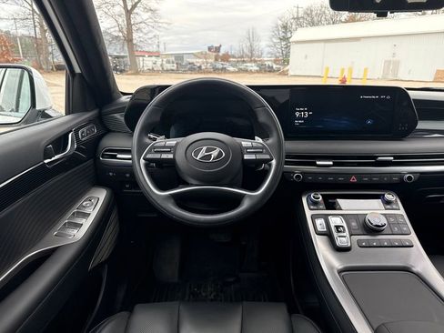 Used 2024 Hyundai Palisade Calligraphy image 17