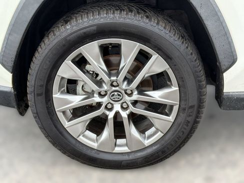 Used 2021 Toyota RAV4 XLE Premium FWD image 13