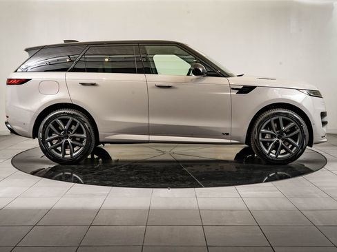 New 2026 Land Rover Range Rover Sport Dynamic SE AWD/4WD image 11