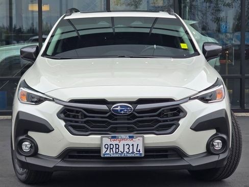 Used 2024 Subaru Crosstrek 2.0i Premium image 3