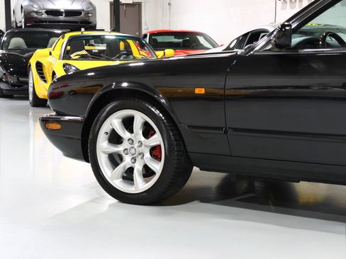 Used 1998 Jaguar XJ8 RWD image 32