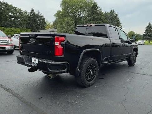 Used 2024 Chevrolet Silverado 2500 High Country w/ Midnight Edition AWD/4WD image 8