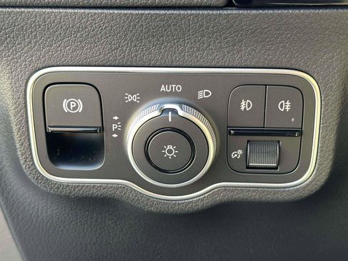 Used 2025 Mercedes-Benz GLA 250 4MATIC image 17