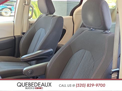 Used 2021 Chrysler Voyager LX FWD image 11