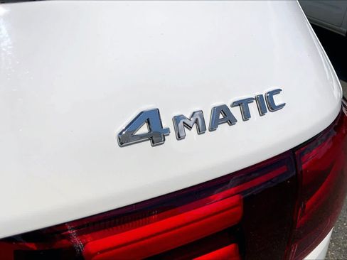 Used 2024 Mercedes-Benz GLB 250 4MATIC image 10