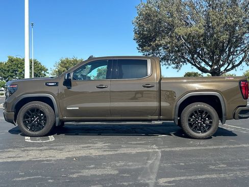 Used 2024 GMC Sierra 1500 Elevation w/ Elevation Premium Package AWD/4WD image 7