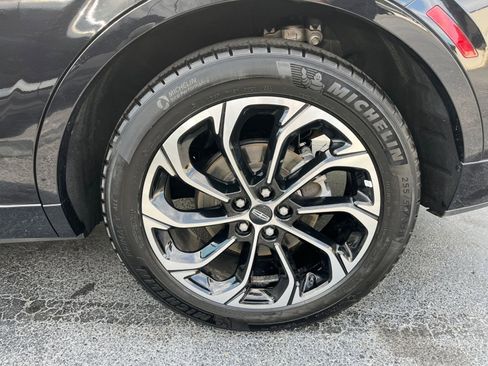 Used 2024 Lincoln Nautilus Reserve image 23