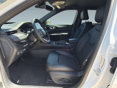 New 2026 Jeep Compass Latitude AWD/4WD image 5