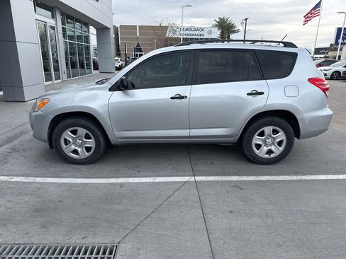 Used 2012 Toyota RAV4 4WD V6 image 3