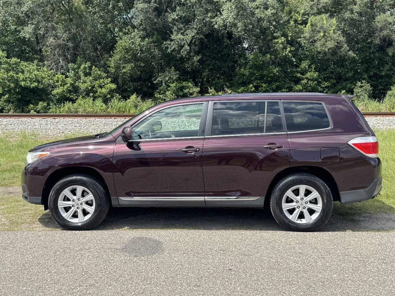 Used 2013 Toyota Highlander 4WD w/ Cold Weather Pkg image 4