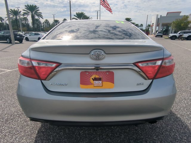 Used 2017 Toyota Camry SE FWD image 5