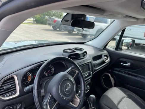 Used 2016 Jeep Renegade 75th Anniversary FWD image 20