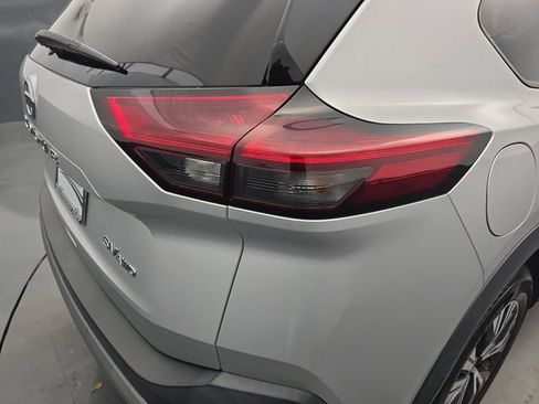 Used 2021 Nissan Rogue SV AWD/4WD image 18