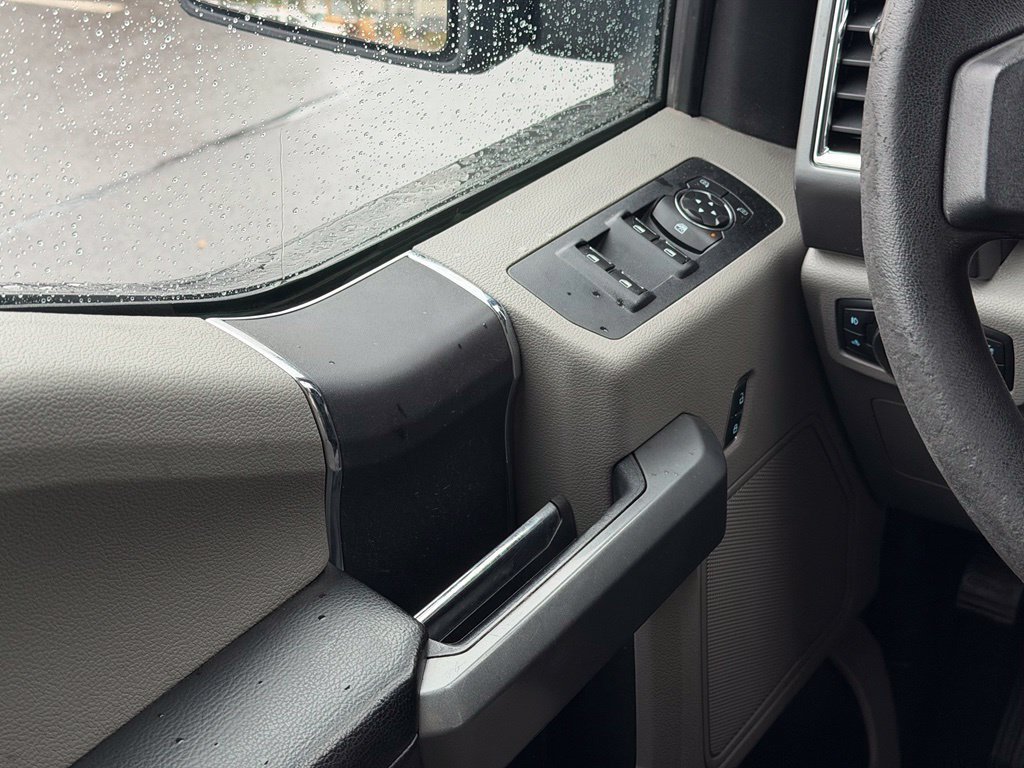 Used 2017 Ford F150 XLT AWD/4WD image 9
