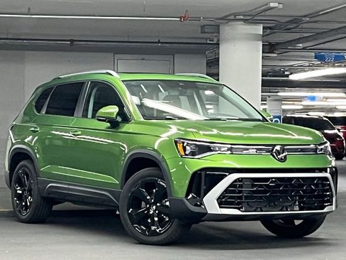 New 2025 Volkswagen Taos SEL image 2