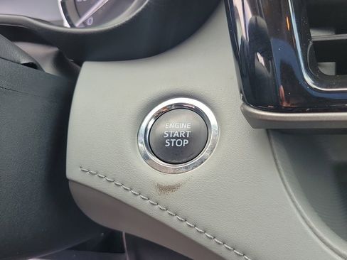 Used 2023 Toyota Highlander XLE image 33