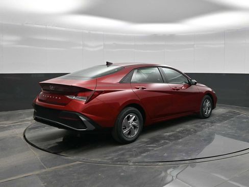 New 2026 Hyundai Elantra SE image 7