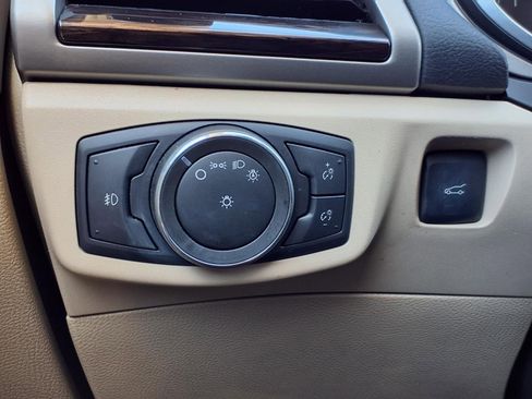 Used 2015 Ford Fusion SE w/ Equipment Group 202A image 22