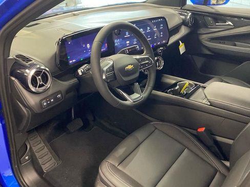 New 2025 Chevrolet Blazer EV LT image 12