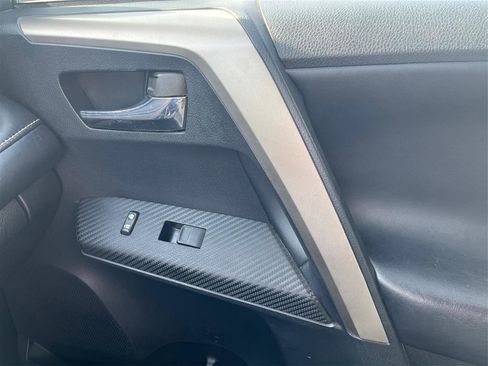 Used 2013 Toyota RAV4 Limited image 21