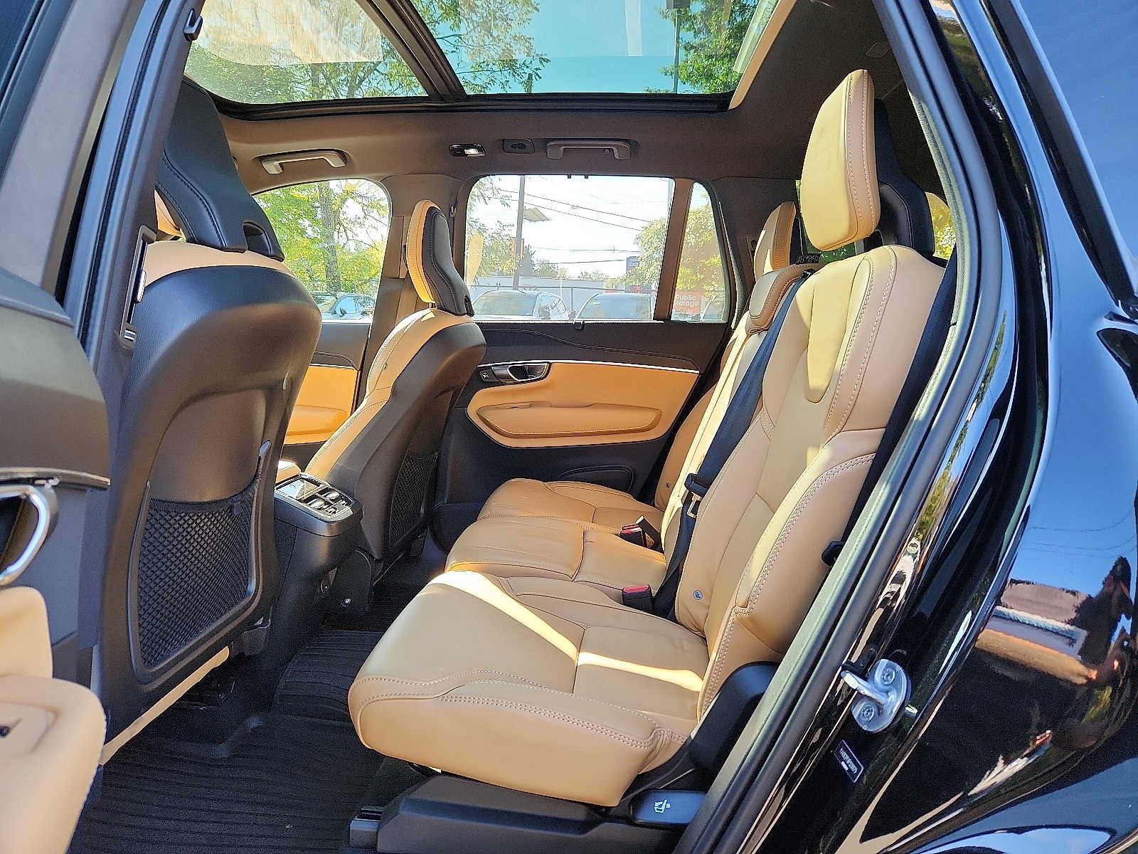 Certified 2024 Volvo XC90 B6 Ultimate w/ Protection Package AWD/4WD image 10