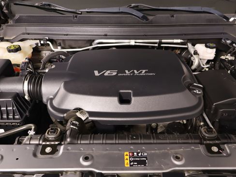 Used 2022 Chevrolet Colorado LT w/ Safety Package RWD image 18