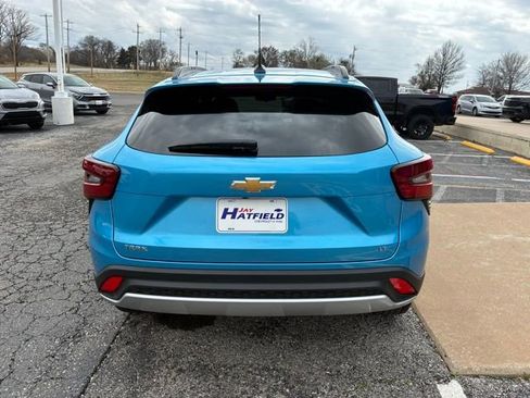 Used 2025 Chevrolet Trax LT image 7