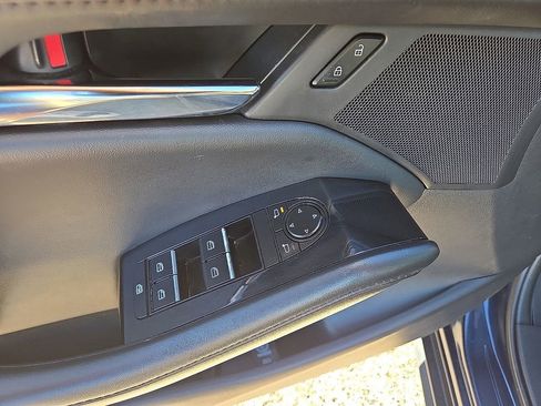 Used 2024 MAZDA MAZDA3 s image 21