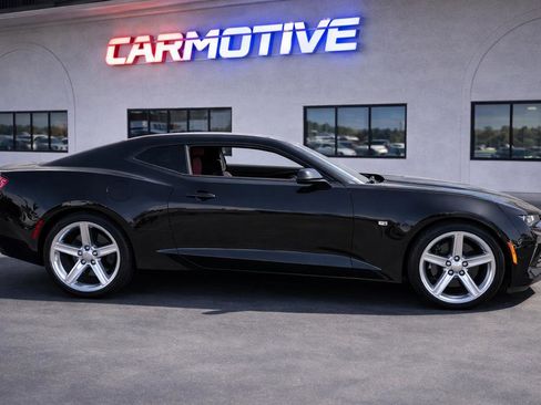 Used 2017 Chevrolet Camaro LT image 6