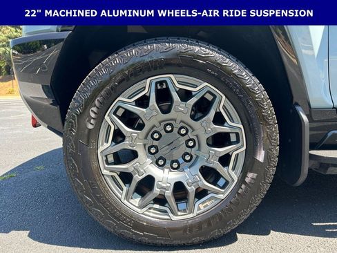 Used 2025 GMC Hummer EV 3X w/ LPO, Sport Package AWD/4WD image 7