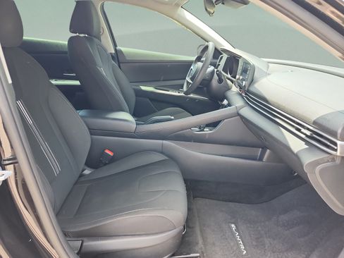Used 2021 Hyundai Elantra SEL FWD image 19