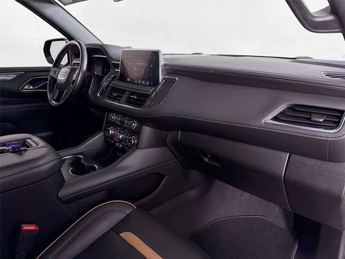 Used 2022 GMC Yukon AT4 AWD/4WD image 32