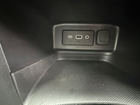 Used 2019 Chevrolet Equinox LT image 22