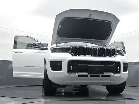 New 2025 Jeep Grand Cherokee Overland w/ Adv Protech Group III image 58