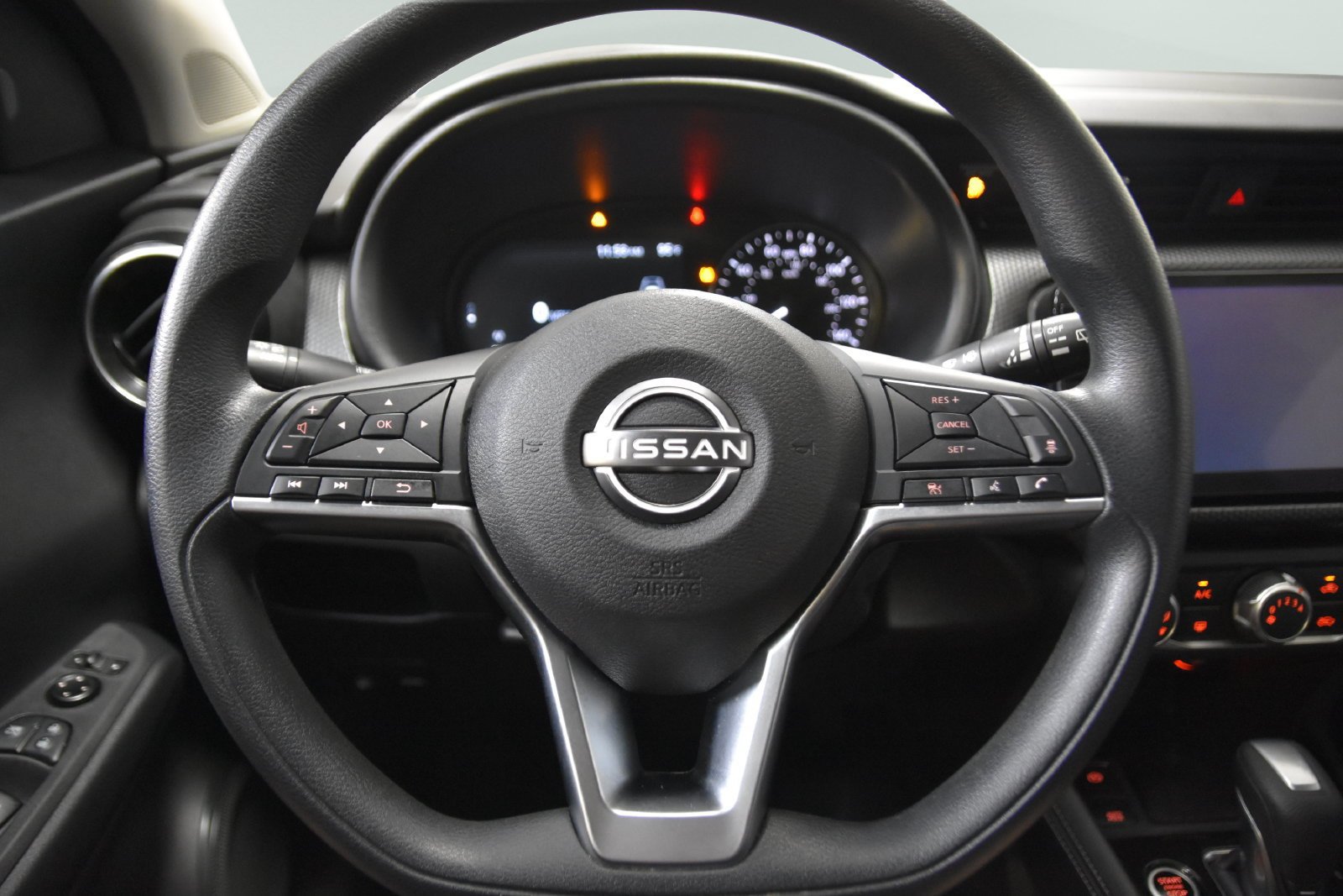 Used 2023 Nissan Kicks SV FWD image 14