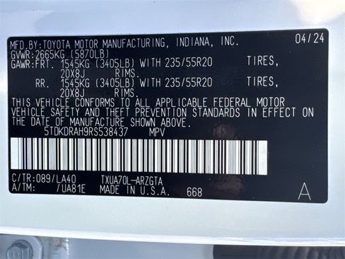 Used 2024 Toyota Highlander Limited image 32