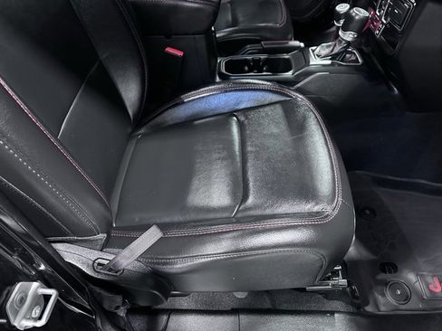 Used 2023 Jeep Gladiator Rubicon w/ Cold Weather Group image 12