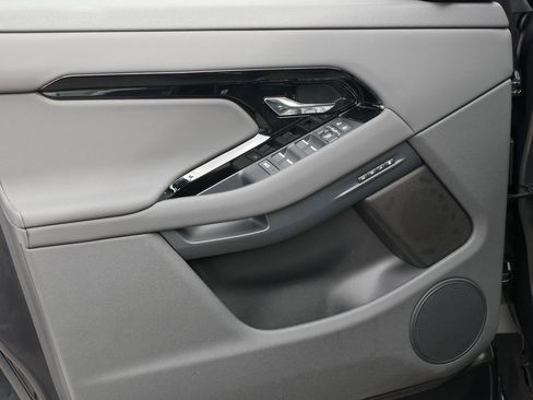 Used 2024 Land Rover Range Rover Evoque Dynamic SE image 27