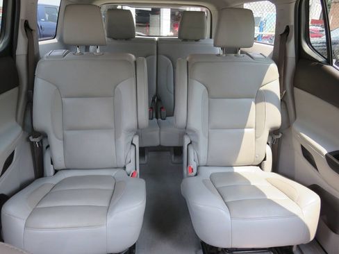 Used 2018 GMC Acadia SLT w/ LPO, Black Accent Package AWD/4WD image 24