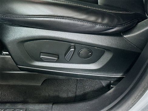 Used 2021 Ford Explorer XLT w/ Equipment Group 202A image 23