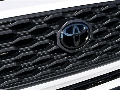 Certified 2023 Toyota Tacoma TRD Off-Road image 28