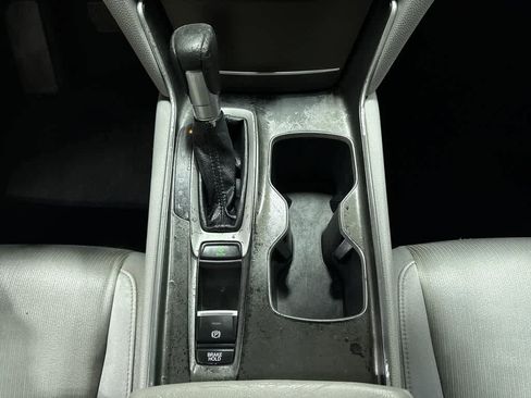 Used 2018 Honda Accord LX image 27