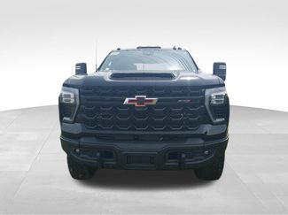 New 2026 Chevrolet Silverado 2500 ZR2 w/ ZR2 Bison Edition AWD/4WD video 3