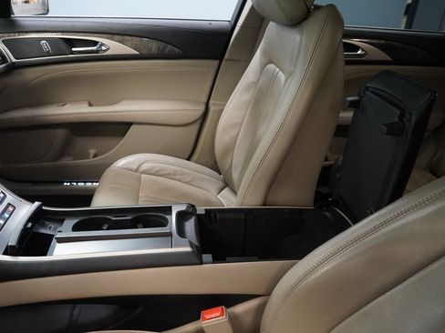 Used 2017 Lincoln MKZ Reserve w/ Climate Package image 10