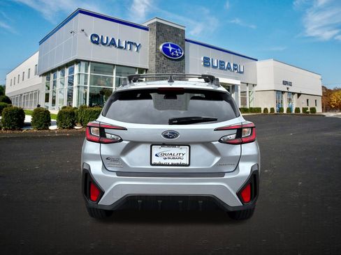 Used 2024 Subaru Crosstrek 2.0i Premium AWD/4WD image 3