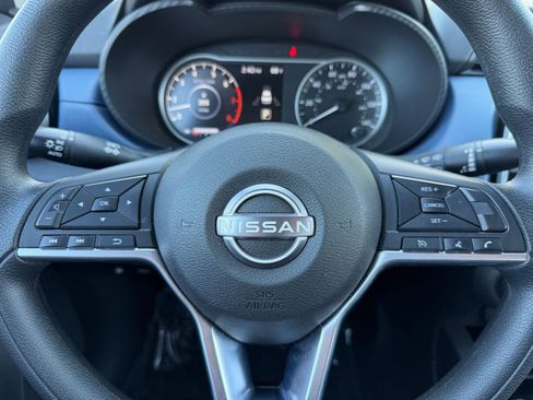 Used 2025 Nissan Versa SV image 25