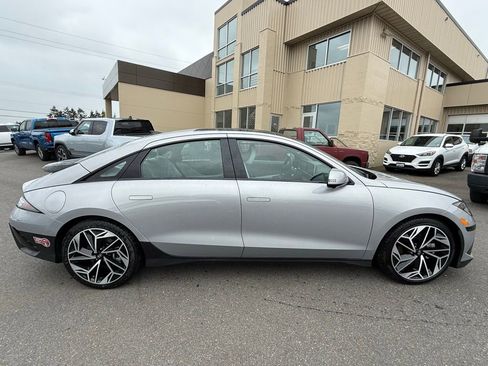 Used 2025 Hyundai Ioniq 6 Limited RWD image 2